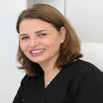 الدكتورة زهرا دوست