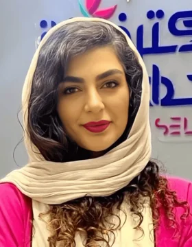 Farinaz Khodadadi